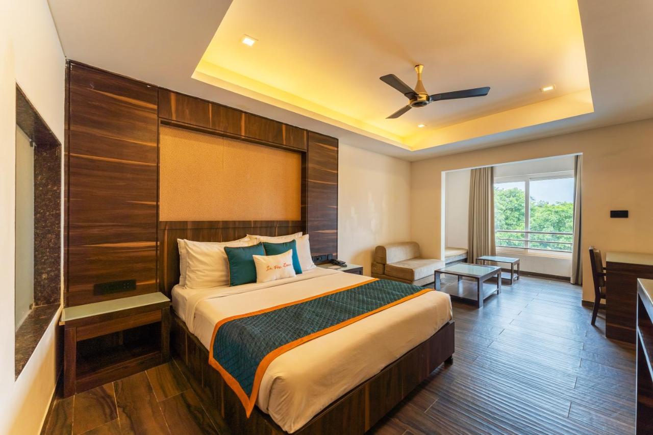 Zone Connect By The Park Parra Goa Hotel Anjuna Exterior foto
