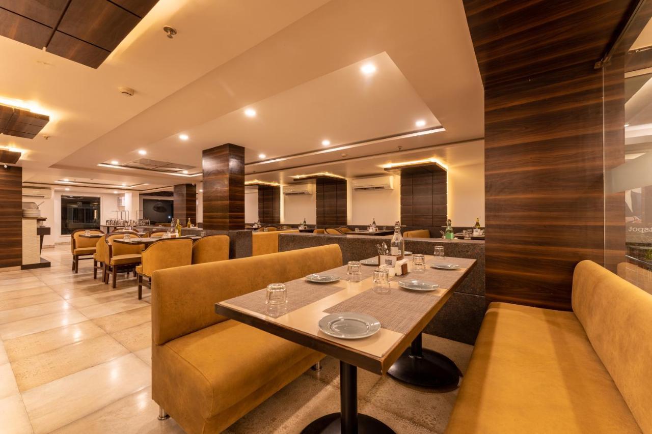 Zone Connect By The Park Parra Goa Hotel Anjuna Exterior foto