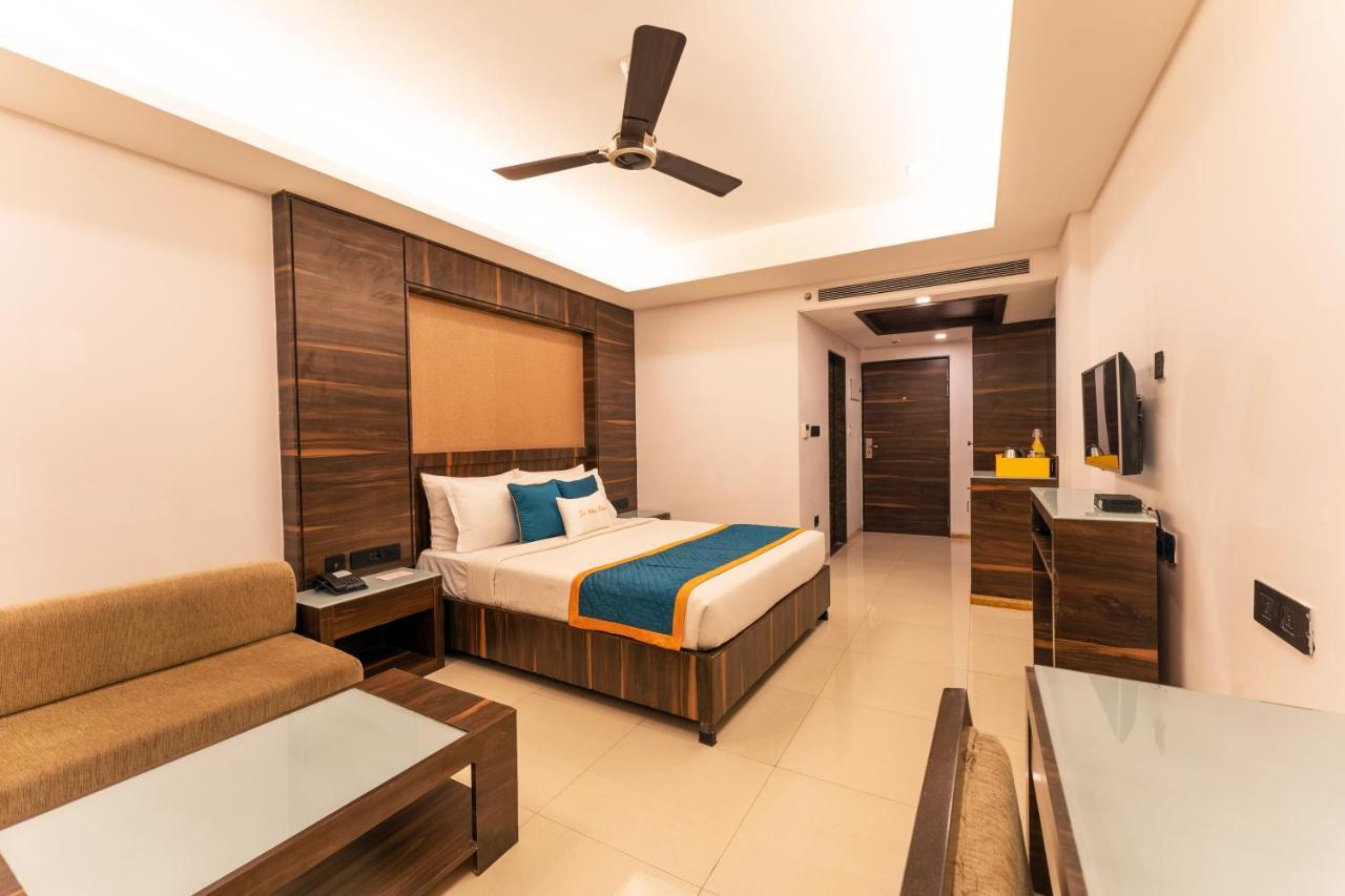 Zone Connect By The Park Parra Goa Hotel Anjuna Exterior foto