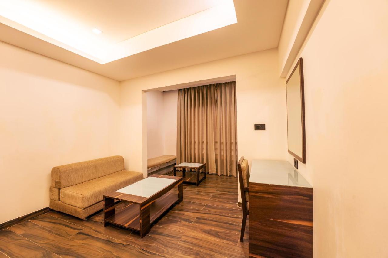 Zone Connect By The Park Parra Goa Hotel Anjuna Exterior foto